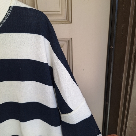 Time&Tru French Terry Oversized Top SzXL Long Sleeve Navy/Creme Banded Cuff/Hem - Picture 10 of 11